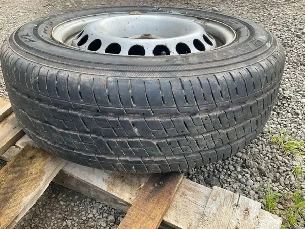 VW OEM 7H8601027D Fram höger stötdämparmontering image 4
