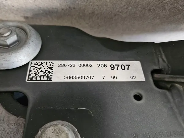 Taka jarrupalat OEM A2063509707 Mercedes-Benz:lle image 5
