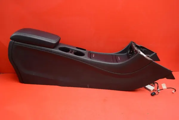 Accoudoir tunnel central OEM A1768100079 Mercedes CLA image 2