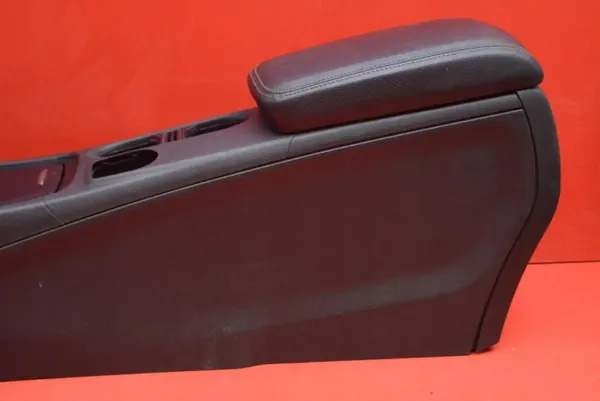 Accoudoir tunnel central OEM A1768100079 Mercedes CLA image 9