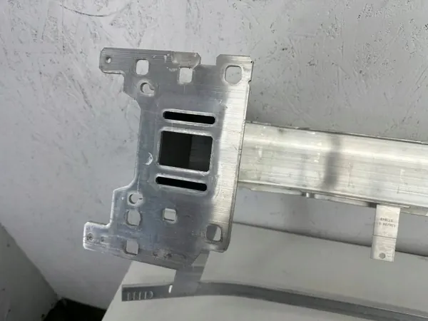 Audi Q3 II voorbumperbalk OEM 83A807109 image 9
