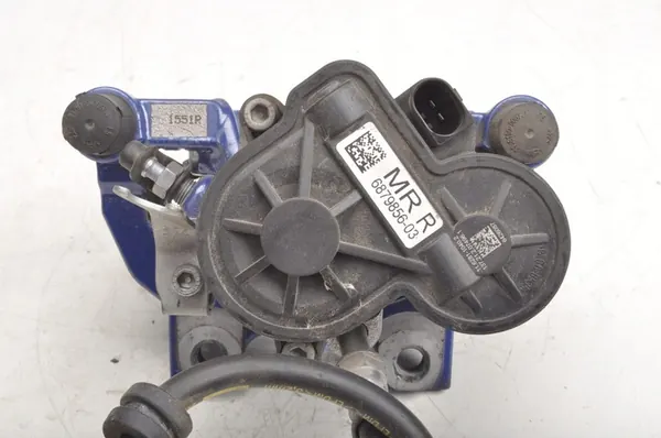 BMW F40 F44 rechter hinterer Bremssattel 6879856 image 4