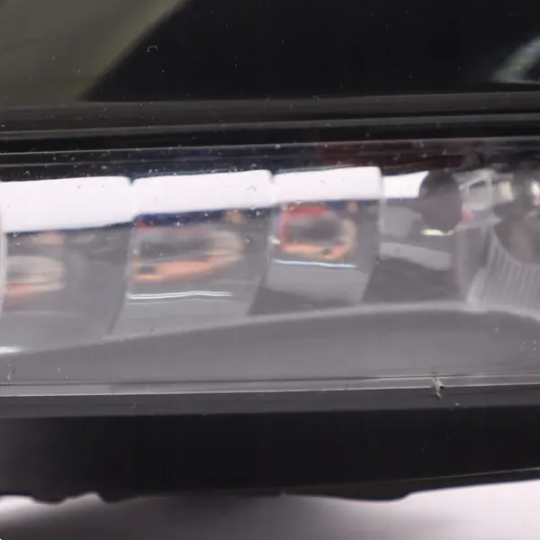 Audi A3 8V Farol de Neblina Esquerdo Dianteiro OEM 8V0941699C image 4