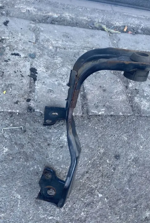 Kylarfäste VOLVO V40 ESTATE 1.6L diesel 2012 OEM 31293957 image 2