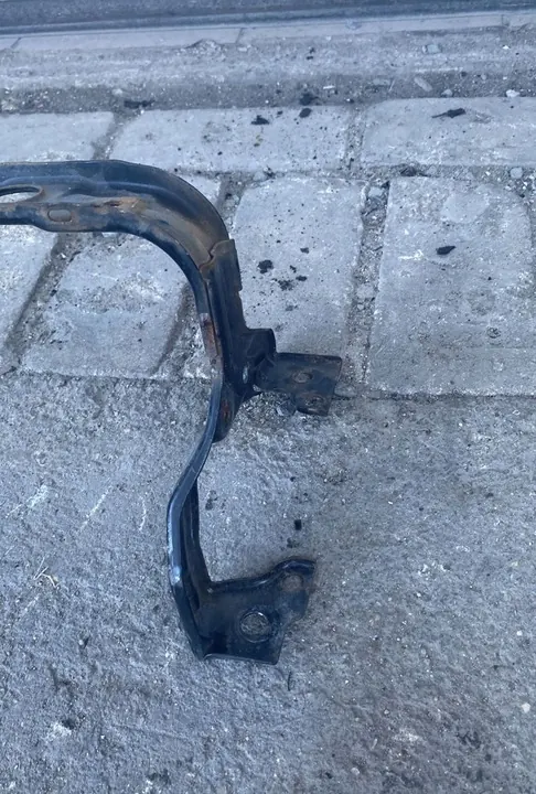 Kylarfäste VOLVO V40 ESTATE 1.6L diesel 2012 OEM 31293957 image 3