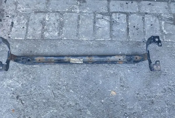 Kylarfäste VOLVO V40 ESTATE 1.6L diesel 2012 OEM 31293957 image 4