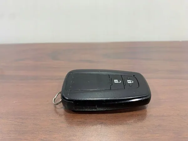 Tarjeta llave Toyota Prius OEM PRIUS18RAKTAS - Usado image 3
