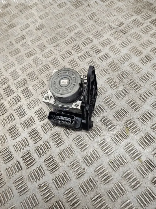 Pompe ABS OEM 5Q0614517Q pour Skoda Octavia III image 5