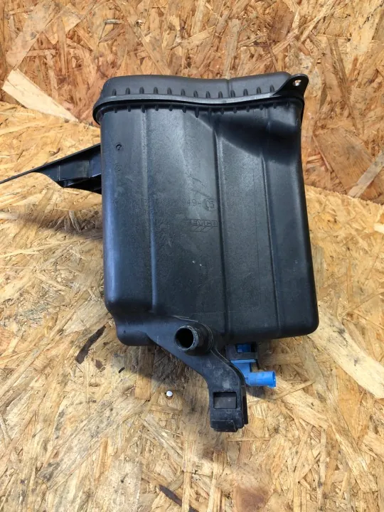 BMW F10 F11 F06 F12 Uitzettank OEM 7601949 image 3