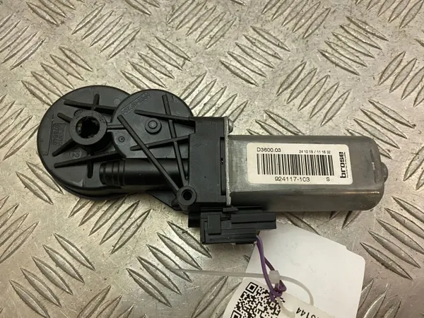 Land Rover Evoque II Stoelmotor OEM C90378101 image 2