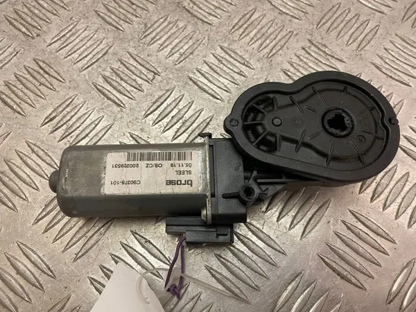 Land Rover Evoque II Stoelmotor OEM C90378101 image 5