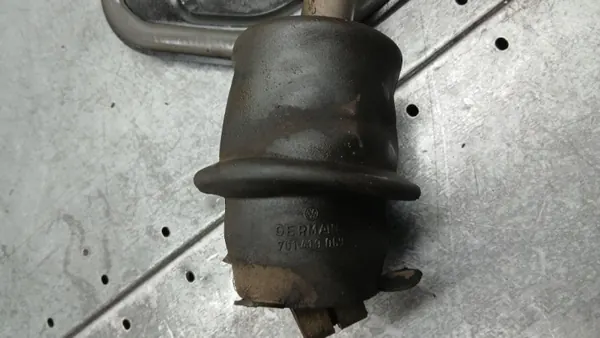 Junta Cruz VW T4 2.5TDI OEM 701419531E Usado image 6