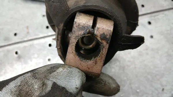 Junta Cruz VW T4 2.5TDI OEM 701419531E Usado image 8
