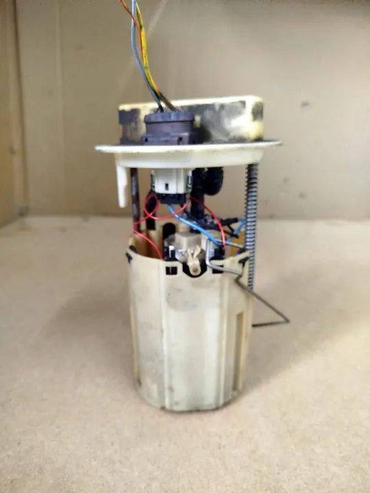 Brandstofpomp elektrische drijver Peugeot 406 2.0 HDI 9637812180 image 3