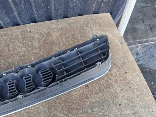 Audi A3 8L radiatorgrill OEM 8L0853651A image 5