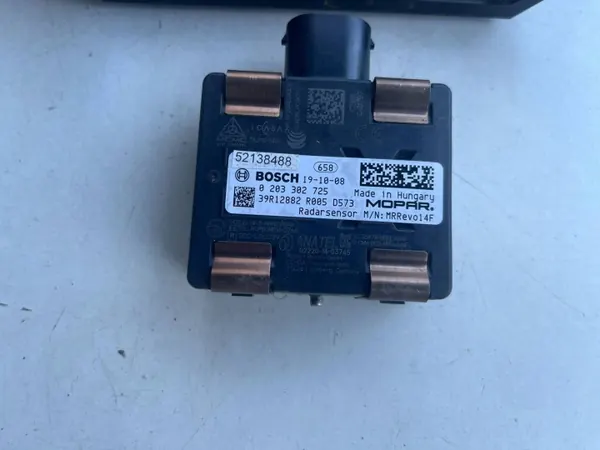 Fiat 500E Distronic Radarsensor OEM 52138488 image 4