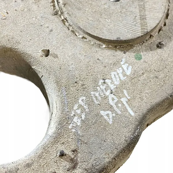 Jeep Cherokee 2014 Braccio di controllo anteriore inferiore destro OEM image 8