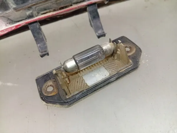 Luz matrícula OEM 3B0827574A para VW Passat B5 image 8