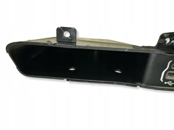 USB-poort Chrysler Pacifica OEM 53466960 - Gebruikt image 3
