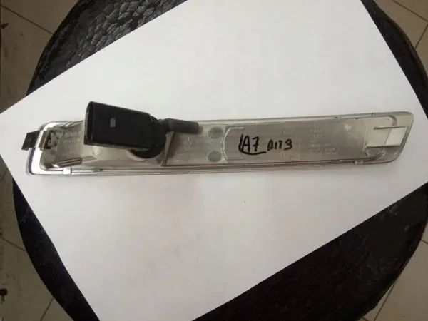 VW New Beetle Indicador Direito 1C0953042Q image 3