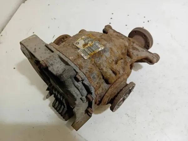 BMW 5 Touring E61 bakaxel differential 7542502 image 2