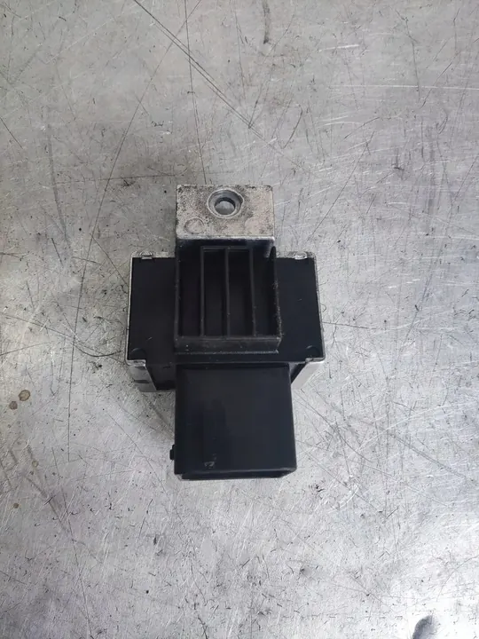 MERCEDES W176 W246 1.5 CDI Sytytysvastuksen Rela 2502124 image 3