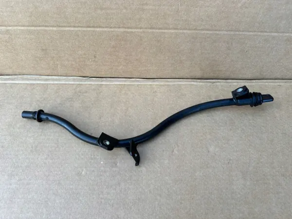 Audi A4 B8 2.0 TDI Oljestickrör OEM 03L103634 image 5