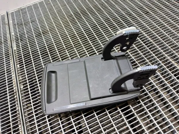 SEAT Leon console armsteun OEM SKE52733 - Gebruikt image 6