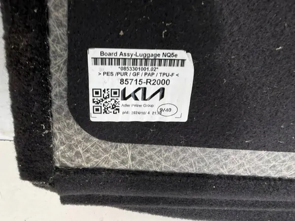 Piso de bagageira Kia Sportage V 2023 OEM 85715-R2000 image 8