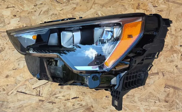 AUDI Q3 Faro Delantero Izquierdo Full LED image 2