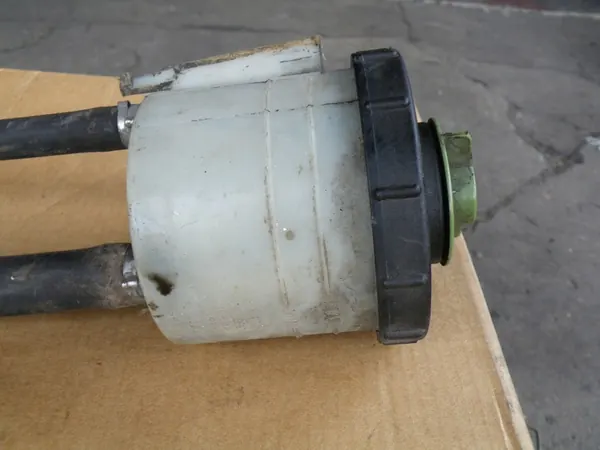 VW Transporter T4 stuurbekrachtigingsreservoir 701422377 image 5