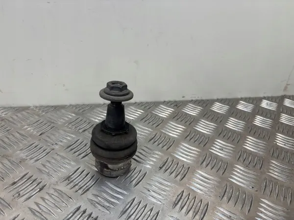 Audi SQ7 Framhjulsbalkkula OEM 4M0689C image 2