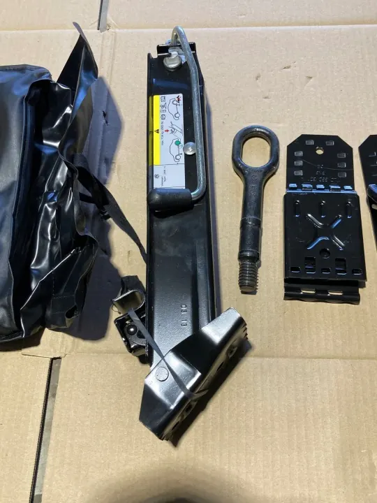 Wagenheber Radschlüssel Set VW Tiguan I OEM 5N0011031A image 3