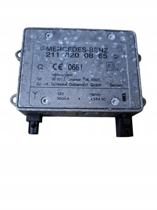 Mercedes W211 Antenneversterker Module OEM 2118200885 image 2