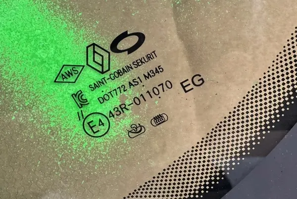Pare-brise chauffant Renault OE OEM avec caméra image 4
