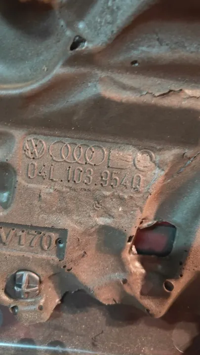 Skoda Octavia III Motorabdeckung OEM 04L103954Q image 4