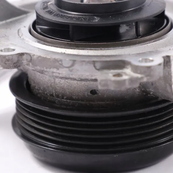 Vattenpump Mercedes W204 W213 Diesel OM656 A6562010010 image 4