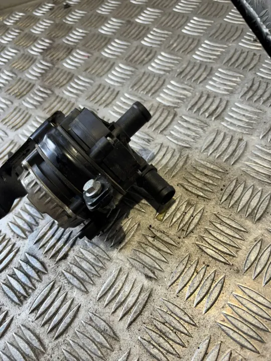 Vattenpump OEM 210103582R för Dacia Dokker F67 image 3