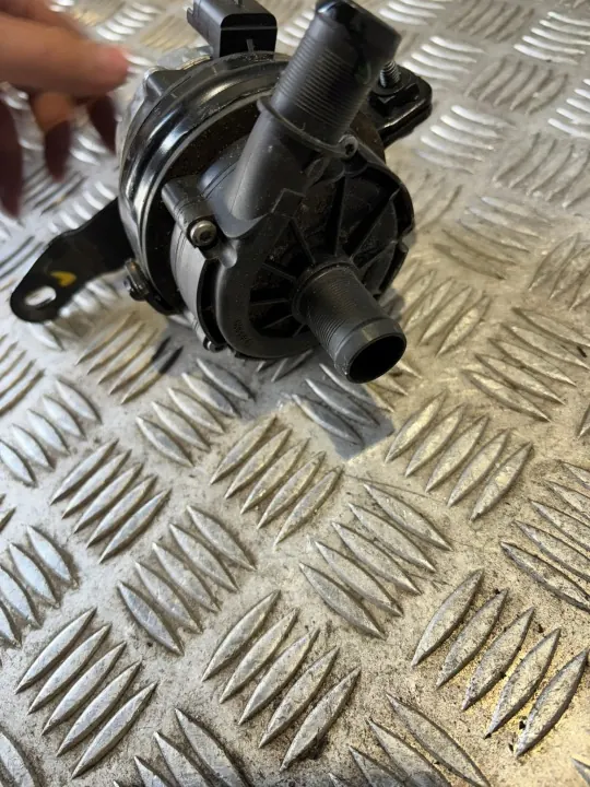 Vattenpump OEM 210103582R för Dacia Dokker F67 image 5