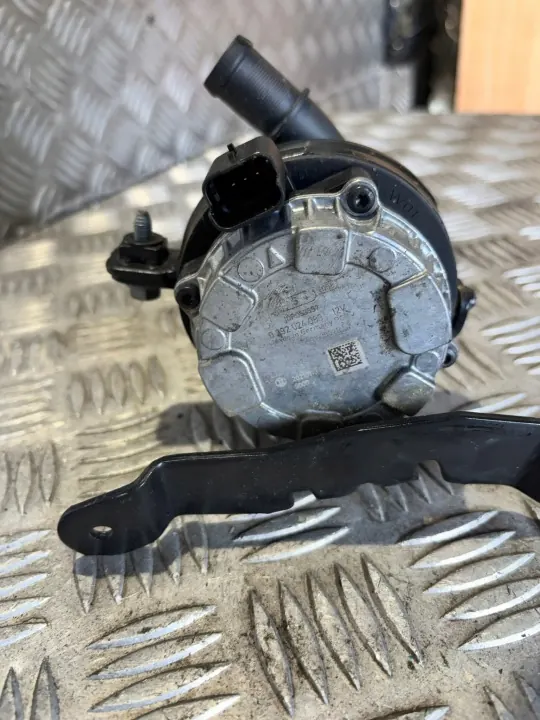 Vattenpump OEM 210103582R för Dacia Dokker F67 image 6