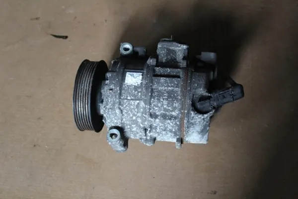 Compresseur AC OEM 1K0820803F pour VW Golf V 1.4 image 2