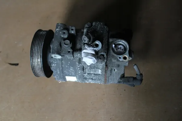 Compresseur AC OEM 1K0820803F pour VW Golf V 1.4 image 3