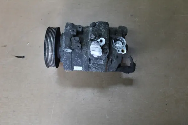 Compresseur AC OEM 1K0820803F pour VW Golf V 1.4 image 4