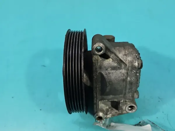 Bomba de dirección Ford 6G91-3A696-EF usada image 4
