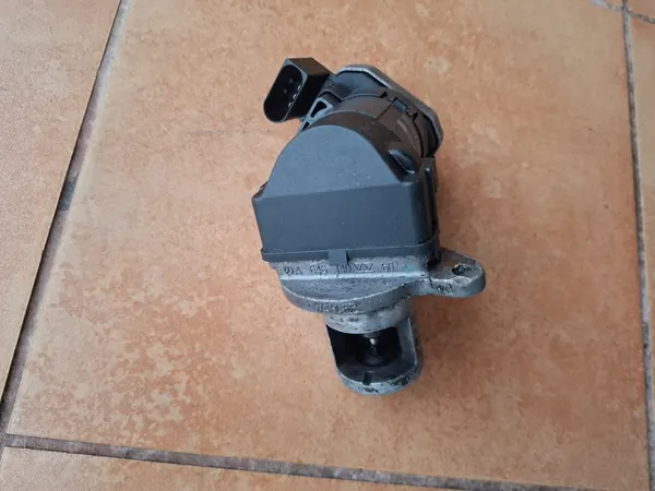 Válvula EGR Mercedes-Benz A6461401760 image 2