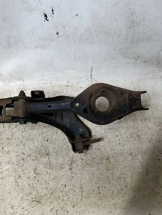 Supporto posteriore Hyundai IX35 1.7L Diesel 2015 554103U800 image 2