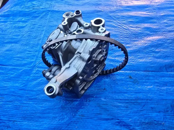 Oljepump VW Audi Skoda 2.0 TDI OEM 04L145208T image 3