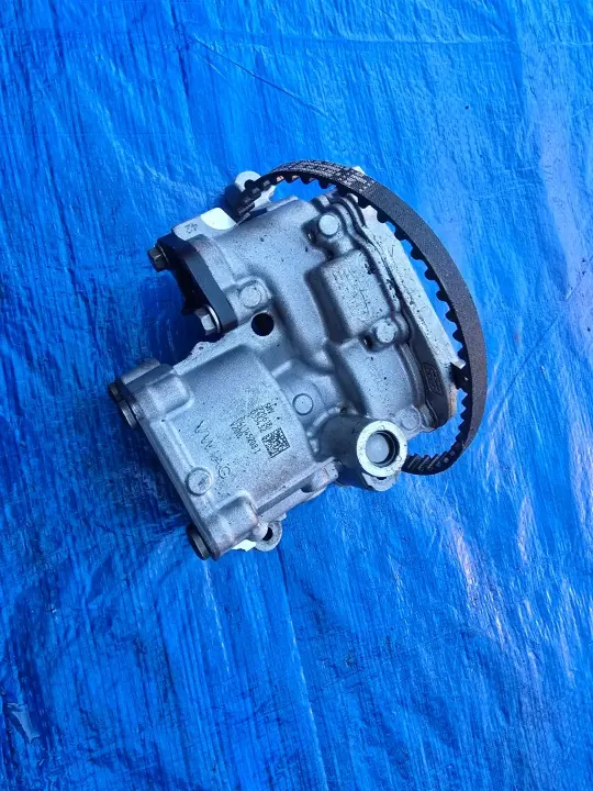 Oljepump VW Audi Skoda 2.0 TDI OEM 04L145208T image 6