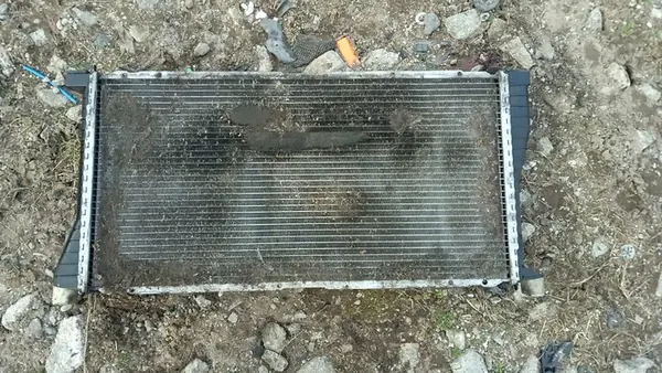 Radiador de agua BMW E39 M57 3.0D 2.5D image 2