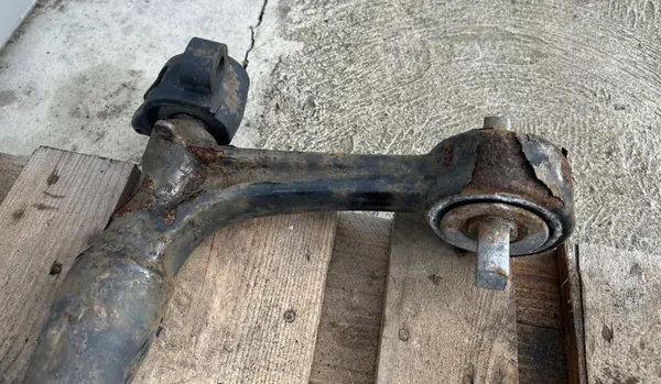 DAF XF 106 ohjaamon kääntövipu OEM 1866814 2145616 image 3